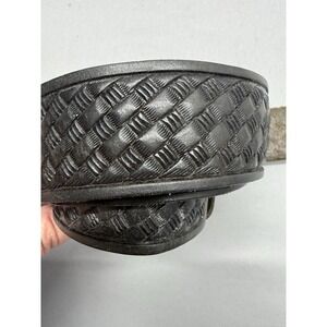 Men's Basket Weave Leather Belt Size 34 1990's *Please Read